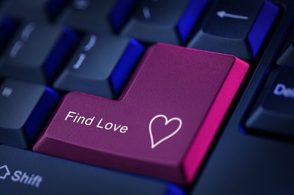 Cum să scrieți un prim e-mail pentru dating online